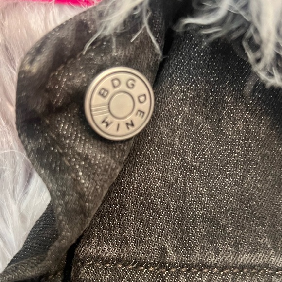 BDG REVOLVE Gray white faux fur button up denim, jean jacket size Small - Med - Picture 9 of 10